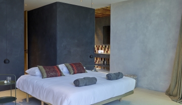 Resa Estates Ibiza koop sale Cala Moli villa seaviews modern bedroom 9.jpg